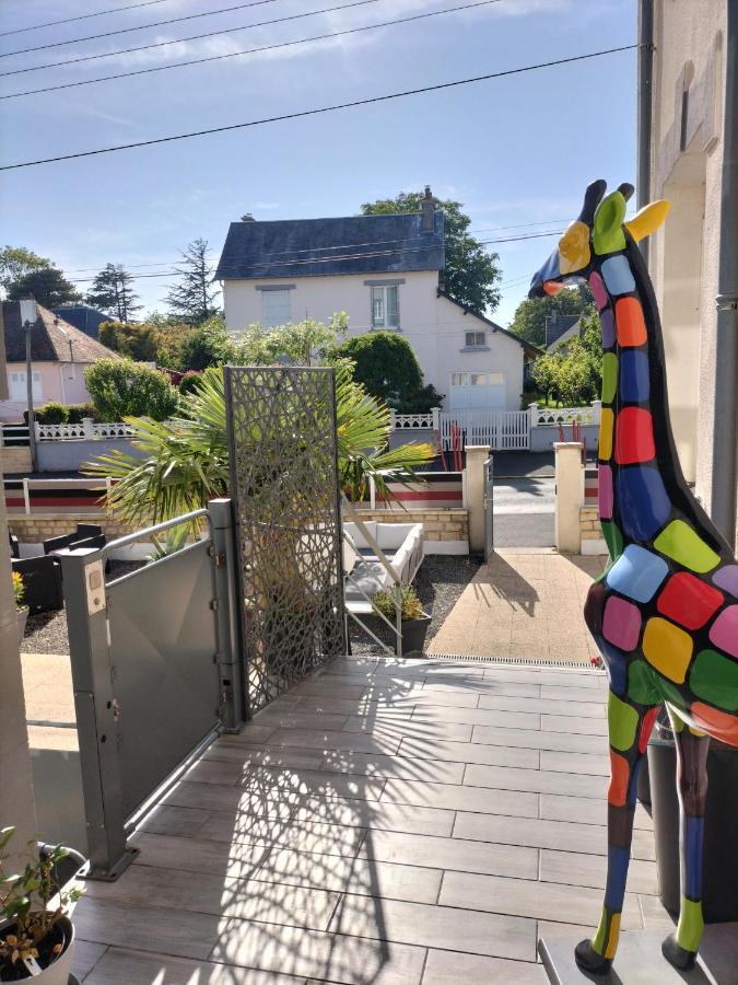 Hotel Le 6 3 Home Port En Bessin Exterior foto